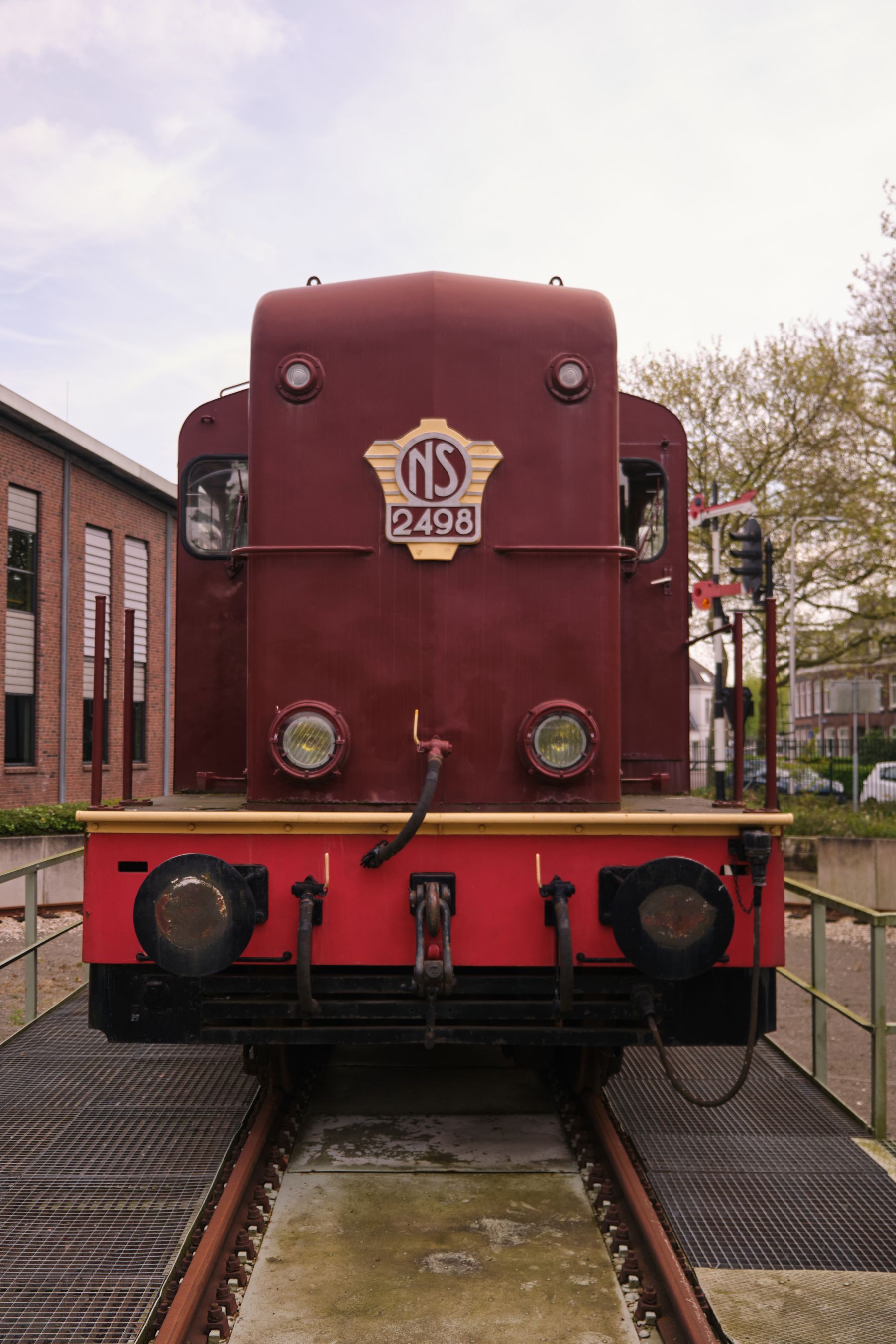 NS 2498 NS 2498